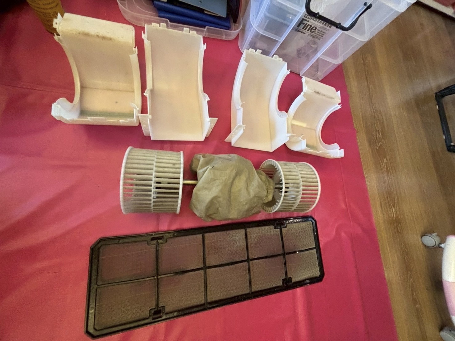 台中烏日吊隱式冷氣清洗