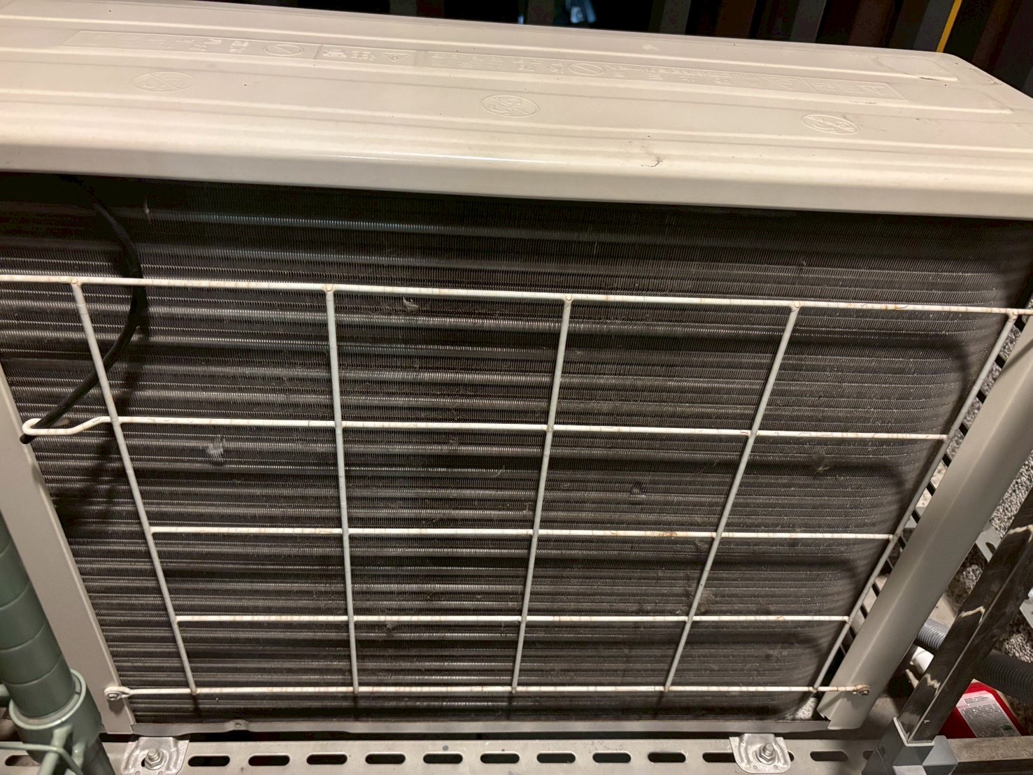 台中西區分離式冷氣清洗一台 