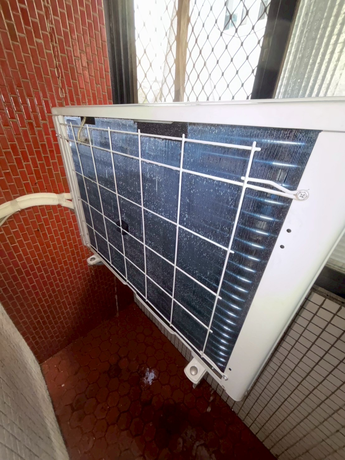 台中西區分離式冷氣清洗一台