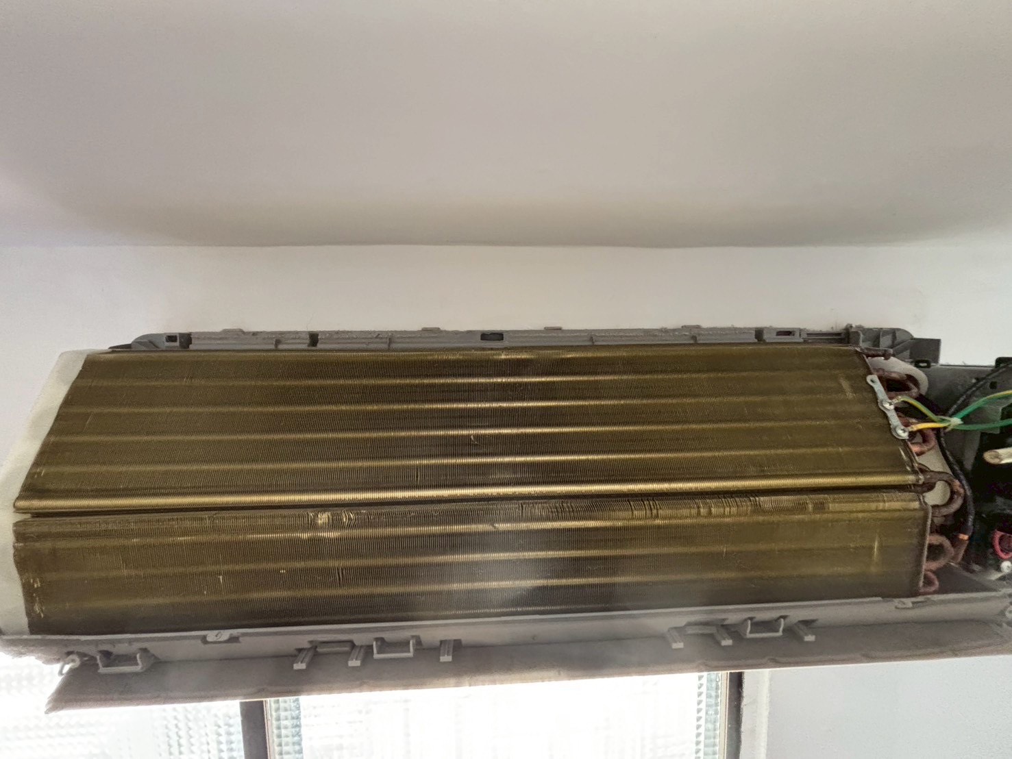 台中西屯區分離式冷氣清洗一台