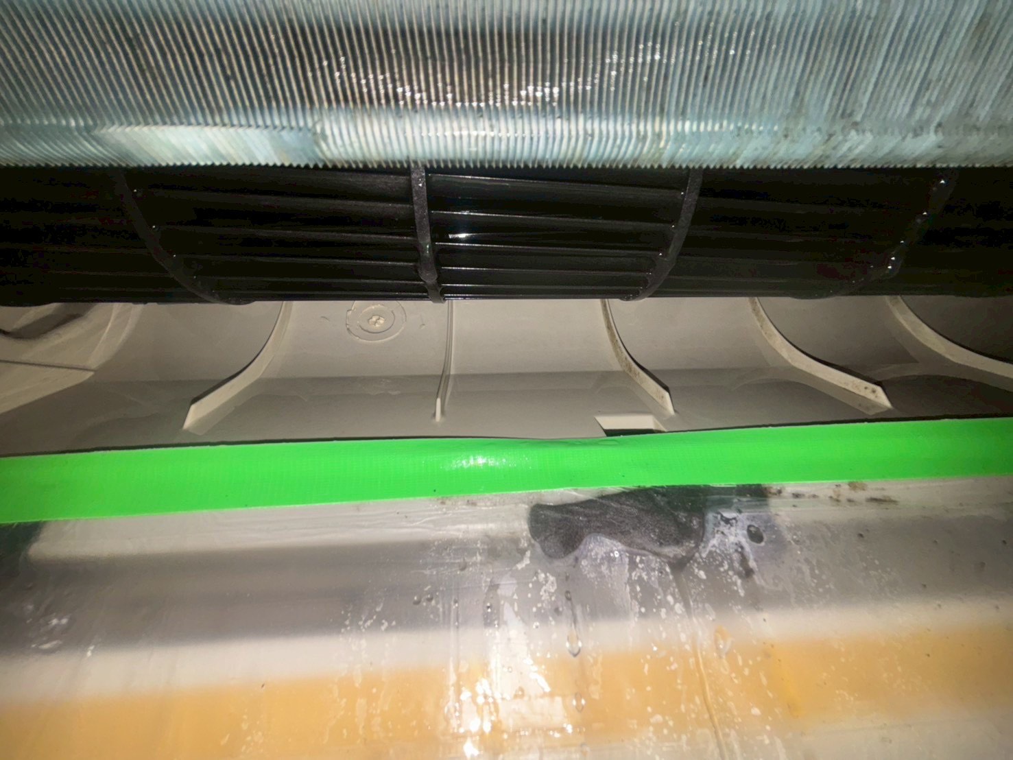 台中市西屯分離式冷氣清洗一台