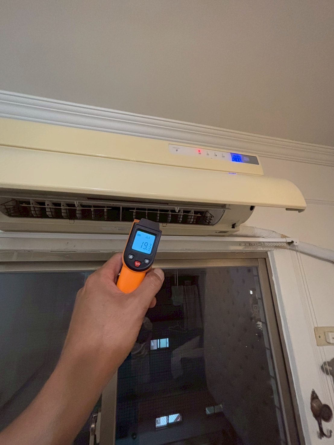 台中大里分離式冷氣清洗一台