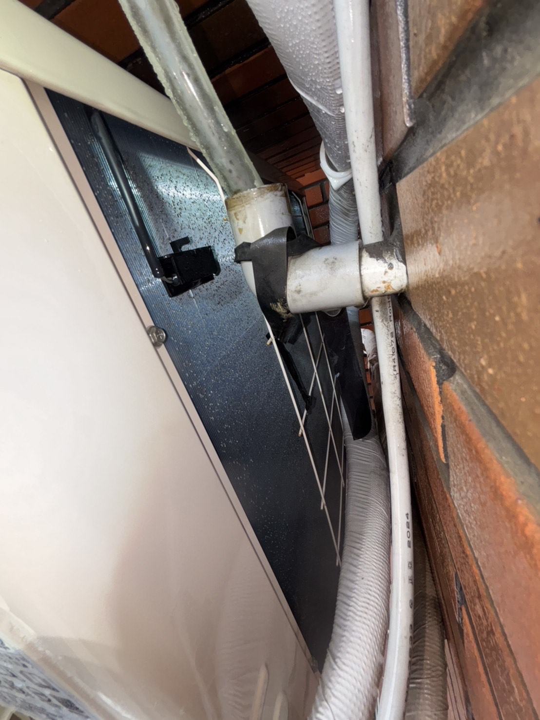 台中南屯分離式冷氣清洗一台