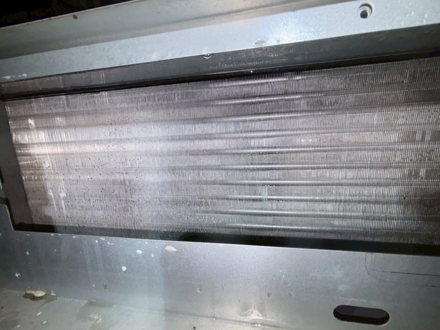 台中工業區吊隱式冷氣清洗、四方吹冷氣清洗