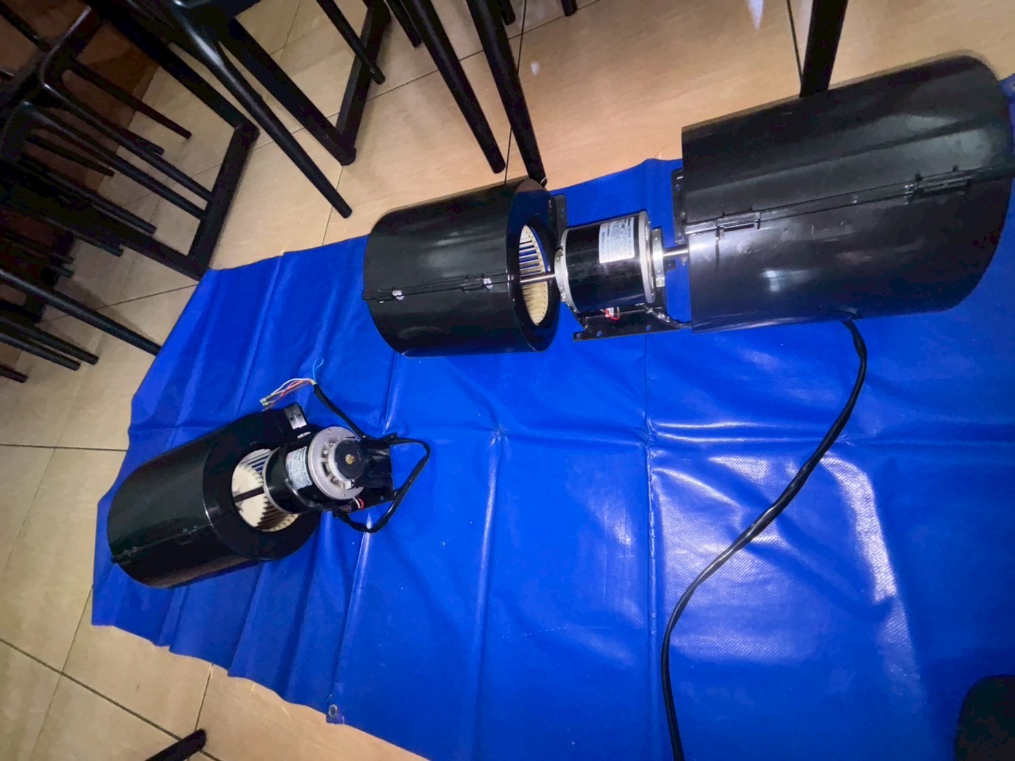 台中東埔牛排 吊隱式冷氣清洗