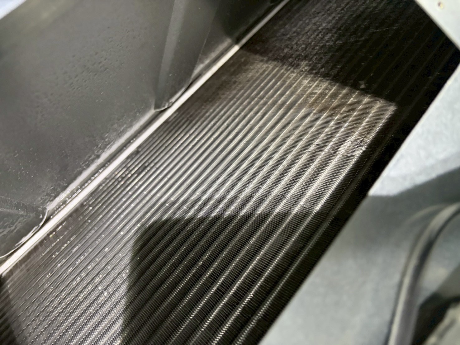 台中鄉林挑高公設 吊隱式冷氣清洗