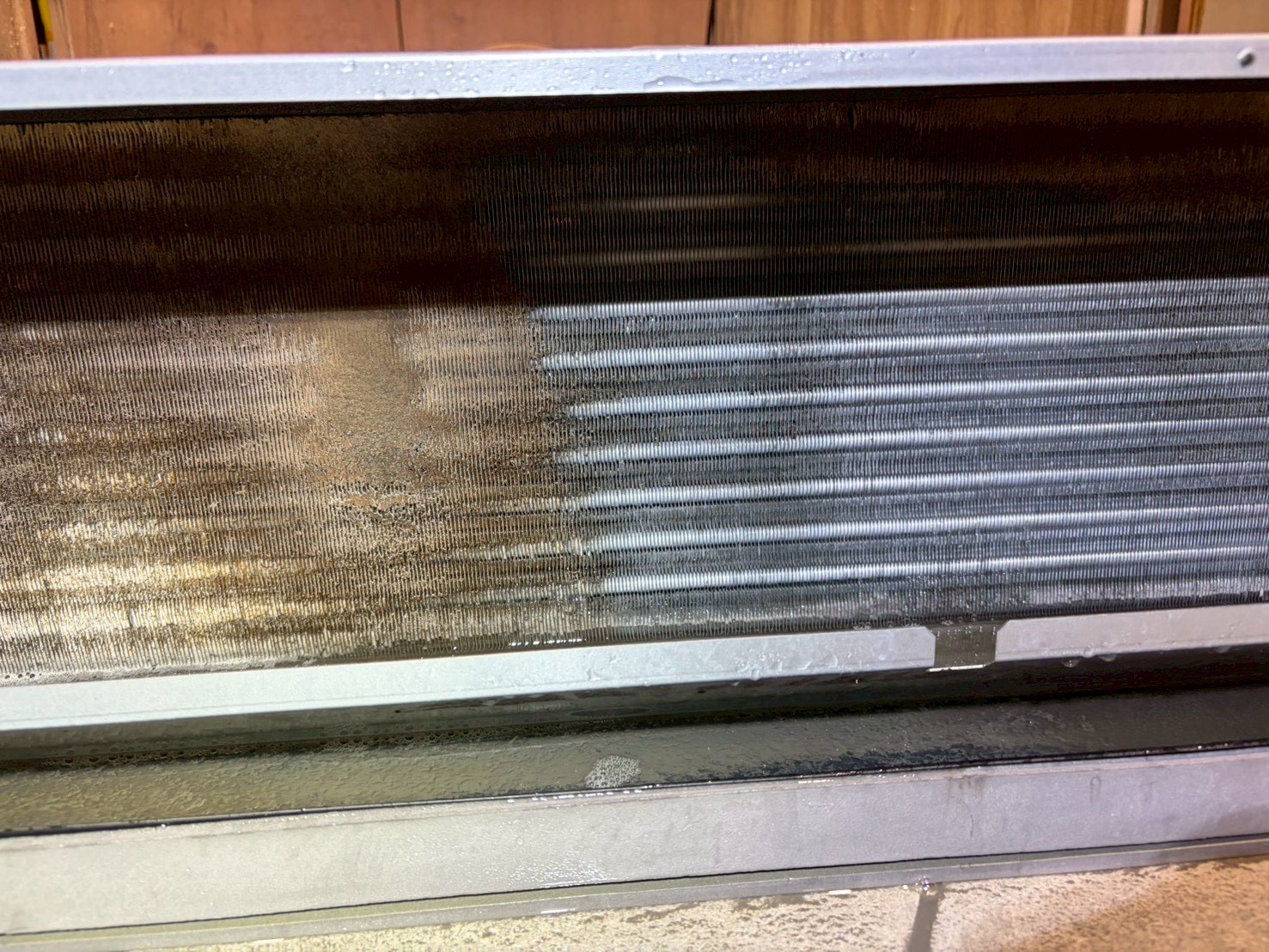 台中西區 移機保養吊隱式冷氣清洗