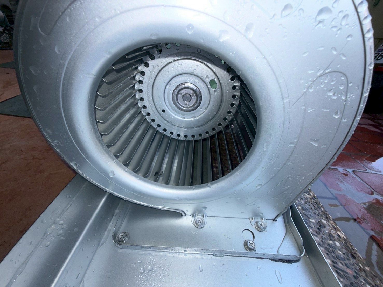 台中永興證卷 吊隱式冷氣清洗