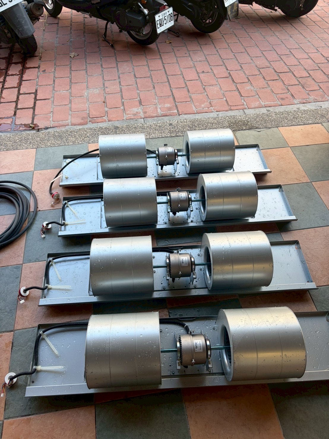 台中永興證卷 吊隱式冷氣清洗