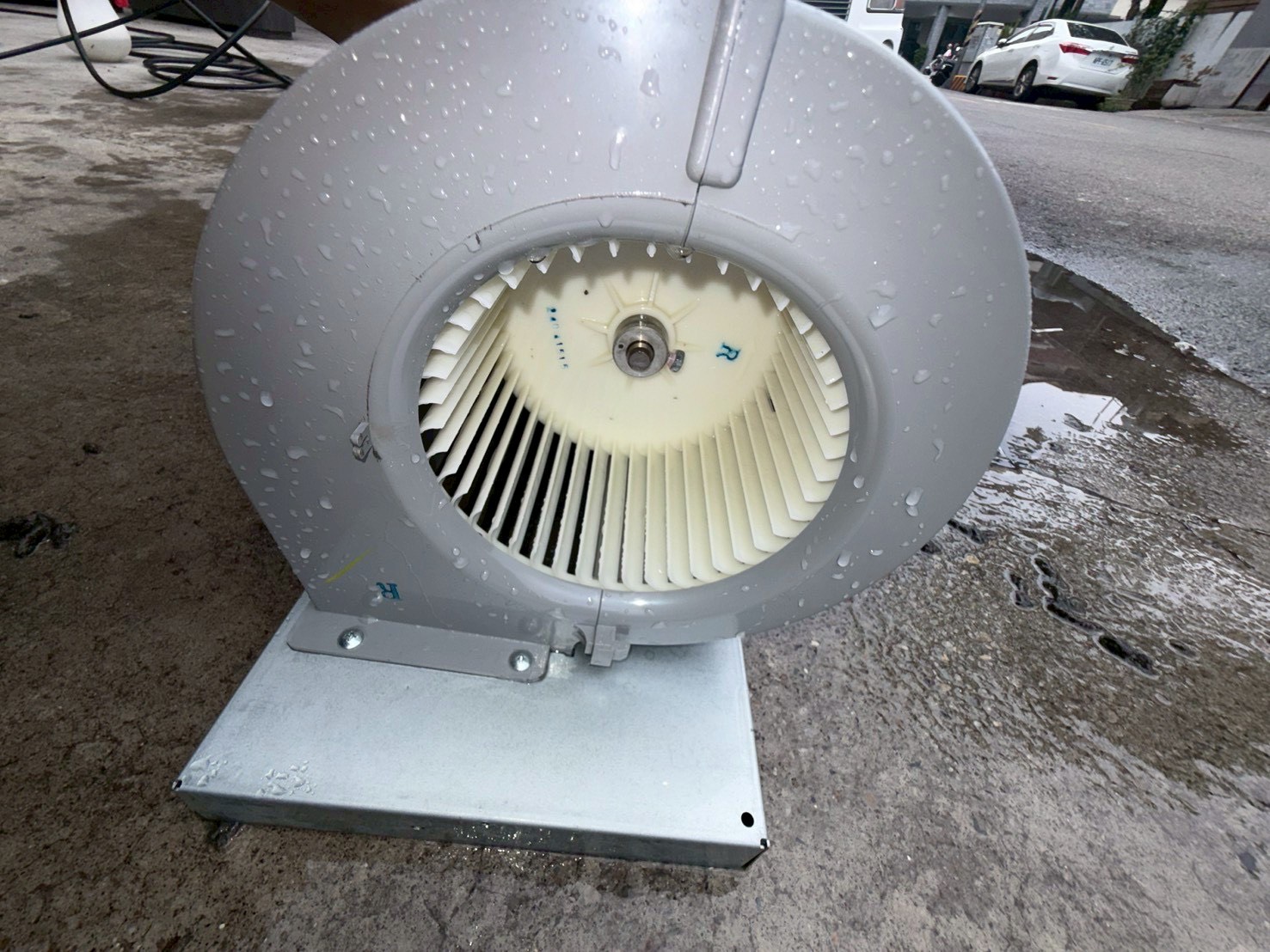 台中西區店 吊隱式冷氣清洗 馨苑小料理米其林必比登