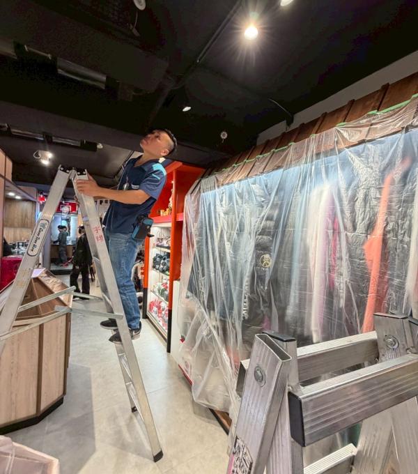 台北市西門町兩間店面分離式冷氣清洗 | 廣潔家電清洗 冷氣機清洗 洗衣機清洗 水塔清洗