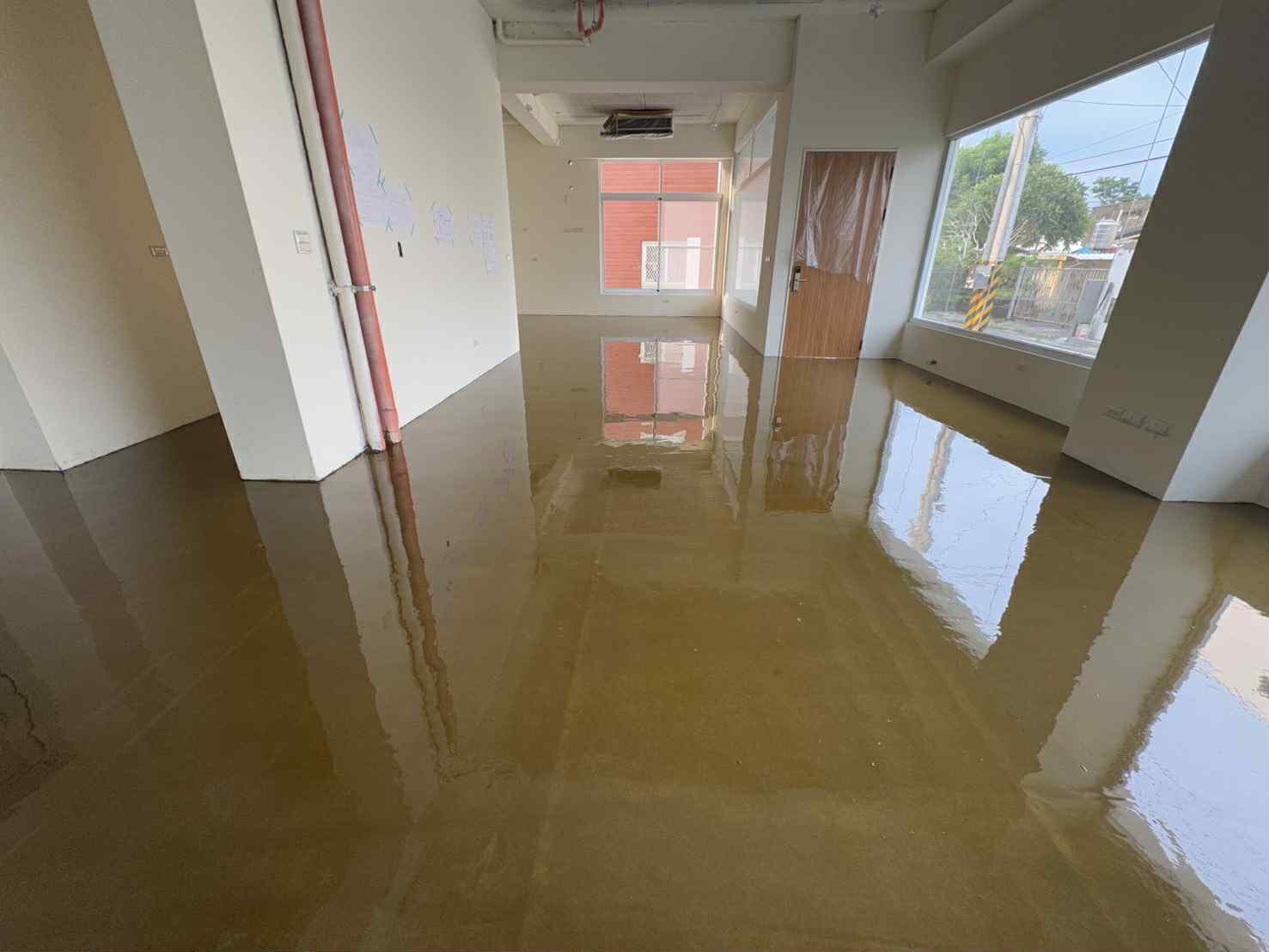 屏東招待所FRP-EPOXY 消光地坪