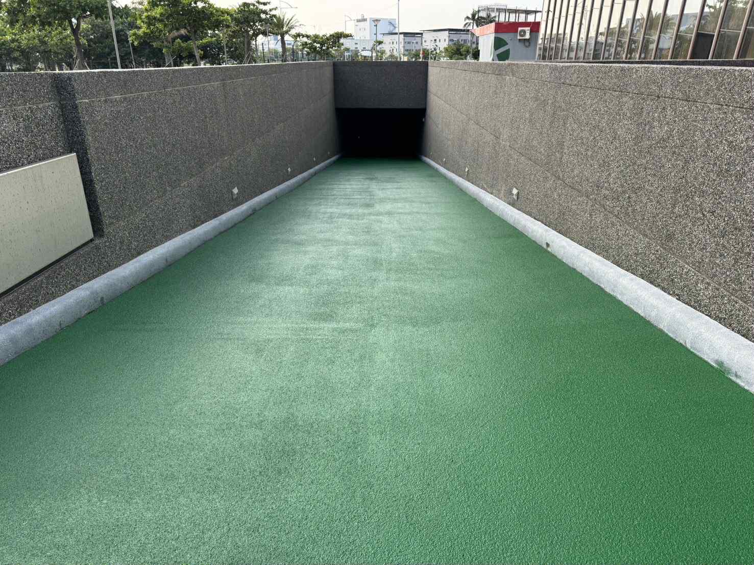 台南安南科工區 斜坡車道翻新EPOXY止滑地坪